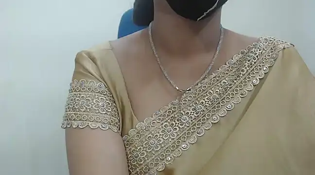 Snapshot of Lovely_Siri_23 chatting on 01/15/25, 02:13 Lovely Siri 23 online show from 01/15/25, 02:13