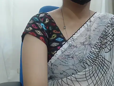 Snapshot of Lovely_Siri_23 chatting on 11/13/25, 01:37 Lovely Siri 23 online show from 11/13/25, 01:37