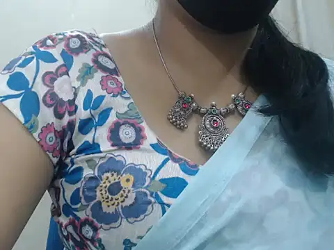 Snapshot of Lovely_Siri_23 chatting on 06/21/26, 02:19 Lovely Siri 23 online show from 06/21/26, 02:19
