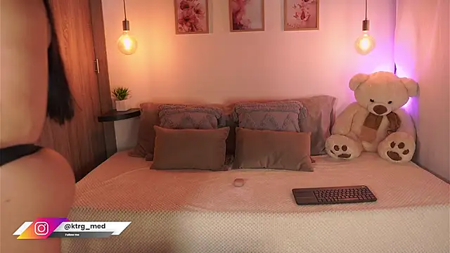 amelie gonzalez online show from 10/03/25, 08:50