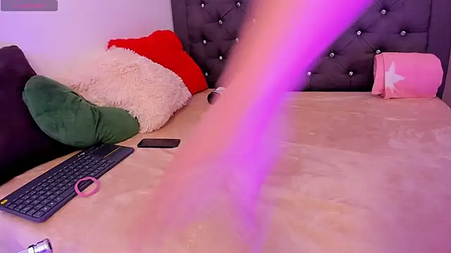 AlissonnFoxx online show from 12/15/25, 09:52