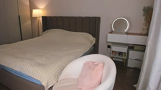 Snapshot of Anni__cute chatting on 02/16/26, 01:46 Anni cute online show from 02/16/26, 01:46