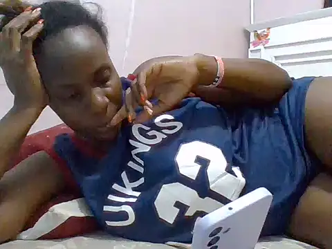 Snapshot of sweet-fancy chatting on 06/13/26, 04:05 sweet-fancy online show from 06/13/26, 04:05