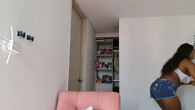 hanarousse online show from 10/22/25, 01:44