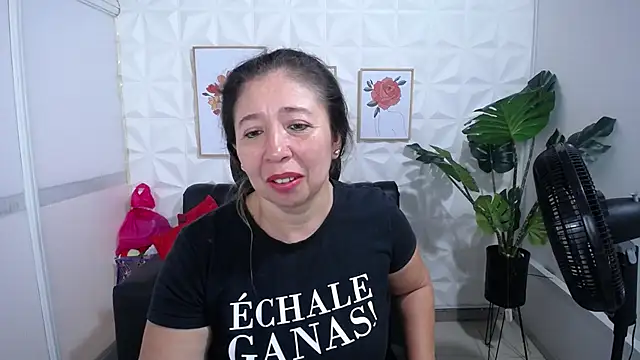 Valentinaa mature online show from 03/14/25, 07:23