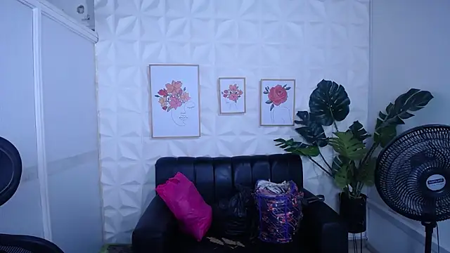 Valentinaa mature online show from 09/20/25, 10:44