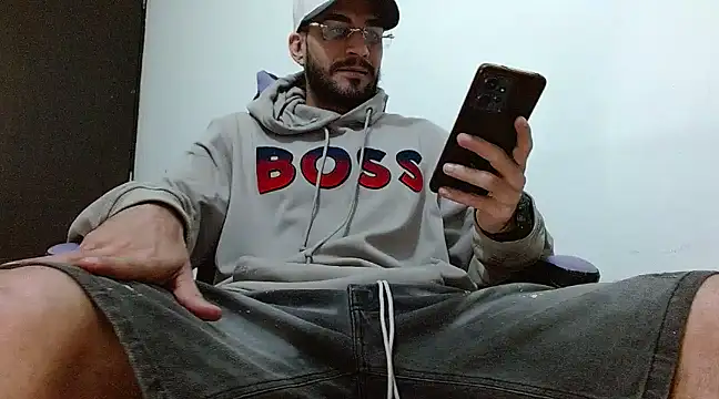 Snapshot of Money_For_masterCody chatting on 01/30/25, 02:06 Money For masterCody online show from 01/30/25, 02:06