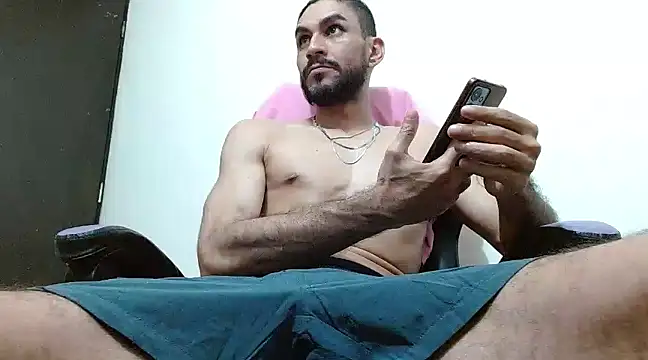 Snapshot of Money_For_masterCody chatting on 01/31/25, 12:39 Money For masterCody online show from 01/31/25, 12:39