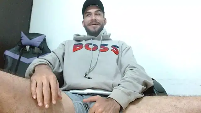 Snapshot of Money_For_masterCody chatting on 03/21/25, 04:06 Money For masterCody online show from 03/21/25, 04:06