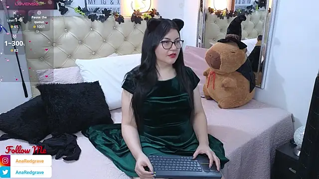 AnnaRedgrave online show from 11/23/25, 08:25