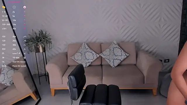 LizzHamilton   online show from 01/28/25, 12:57