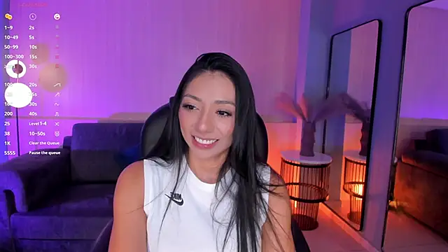 LizzHamilton   online show from 03/06/25, 08:37