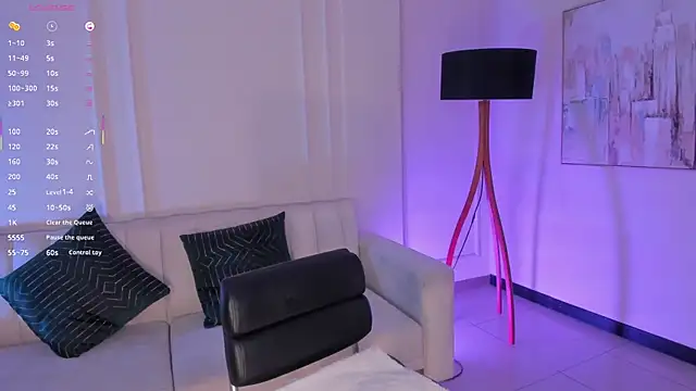 LizzHamilton   online show from 10/12/25, 07:13