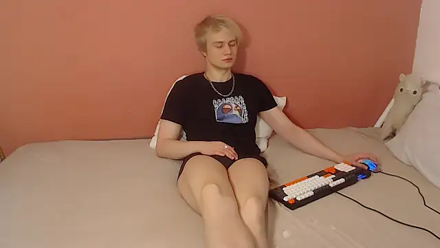 Oliver sweet  online show from 05/04/26, 01:34