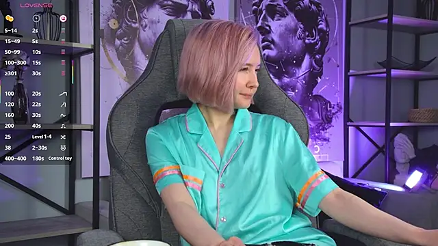 ReiYosimoto online show from 11/03/25, 04:41