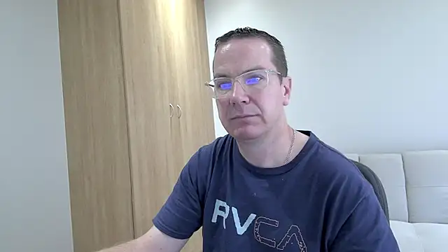 BrettJ81 online show from 02/02/25, 02:34