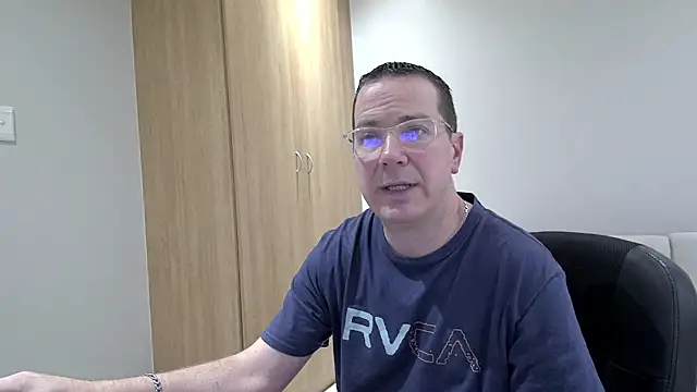 BrettJ81 online show from 09/28/25, 01:16