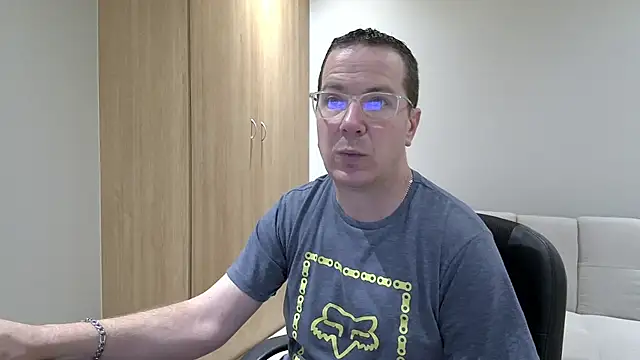 BrettJ81 online show from 10/07/25, 04:26