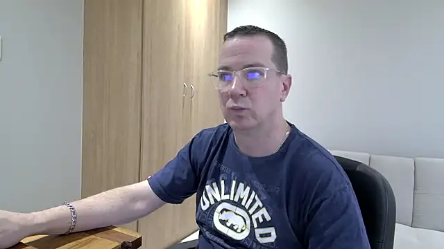 BrettJ81 online show from 10/10/25, 02:49