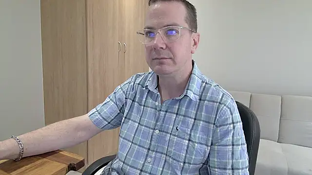 BrettJ81 online show from 10/11/25, 09:41