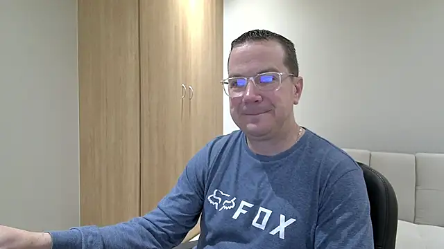 BrettJ81 online show from 10/20/25, 05:02