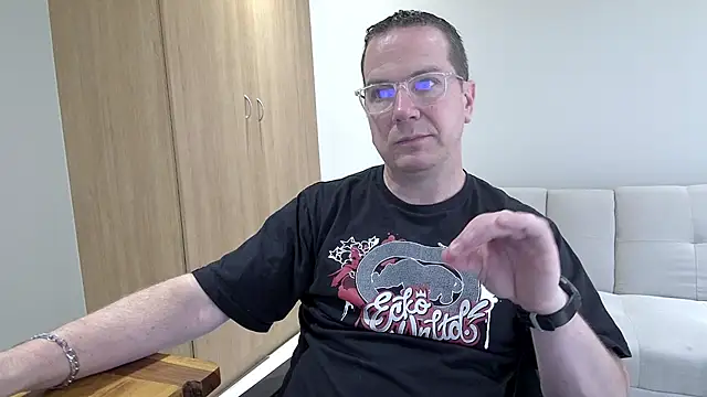 BrettJ81 online show from 11/28/25, 01:14