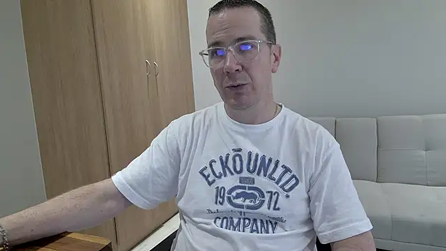 Snapshot of BrettJ81 chatting on 03/27/26, 02:06 BrettJ81 online show from 03/27/26, 02:06