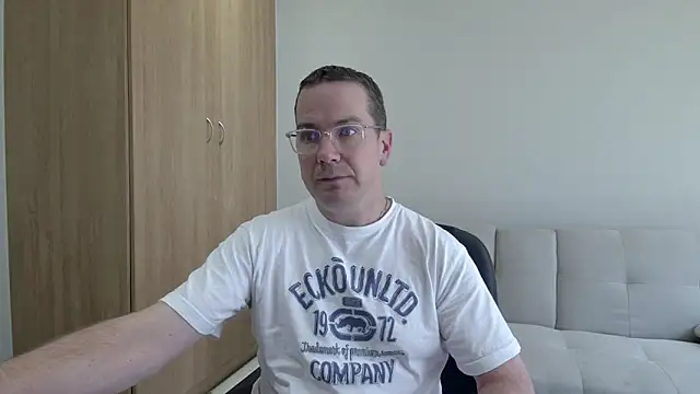 Snapshot of BrettJ81 chatting on 04/12/26, 09:03 BrettJ81 online show from 04/12/26, 09:03