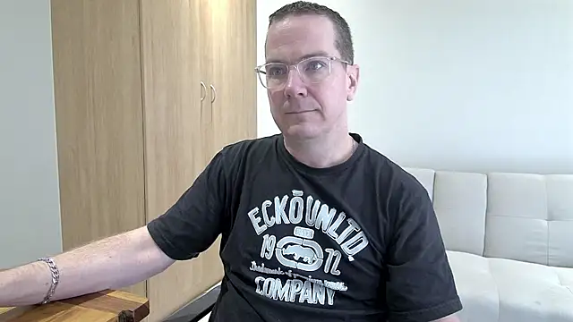 Snapshot of BrettJ81 chatting on 04/27/26, 11:52 BrettJ81 online show from 04/27/26, 11:52