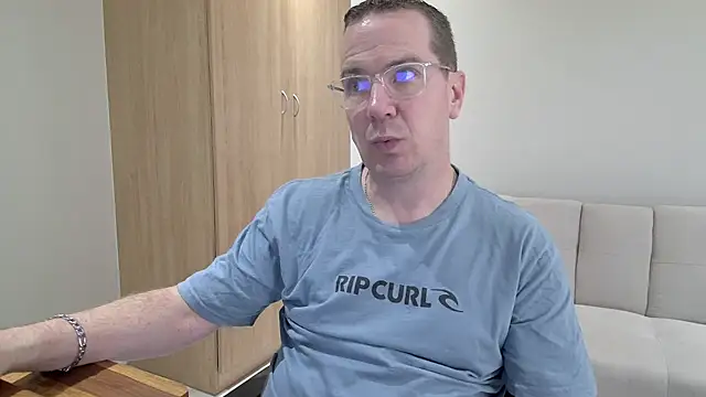 Snapshot of BrettJ81 chatting on 04/28/26, 02:55 BrettJ81 online show from 04/28/26, 02:55