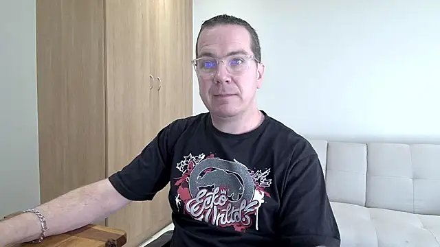 Snapshot of BrettJ81 chatting on 05/02/26, 01:27 BrettJ81 online show from 05/02/26, 01:27