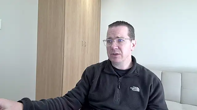 Snapshot of BrettJ81 chatting on 05/08/26, 11:37 BrettJ81 online show from 05/08/26, 11:37
