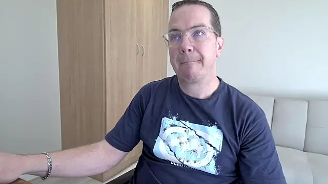 Snapshot of BrettJ81 chatting on 05/09/26, 12:10 BrettJ81 online show from 05/09/26, 12:10