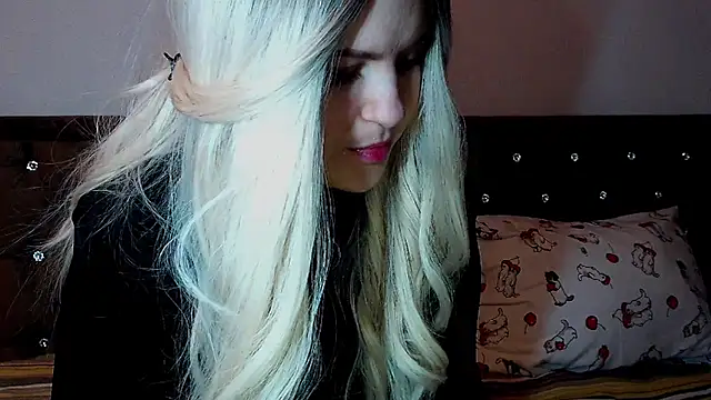 Snapshot of Sara4uu chatting on 09/14/25, 12:10 Sara4uu online show from 09/14/25, 12:10