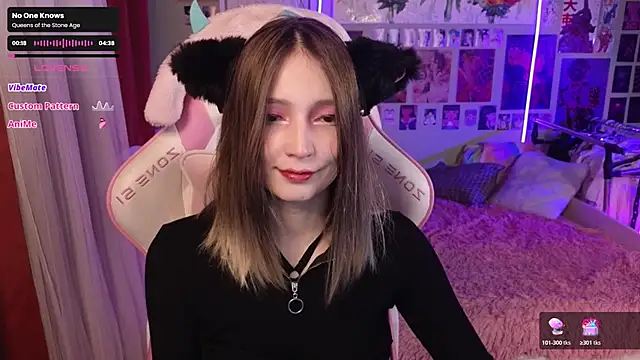 Snapshot of Evie_Ro chatting on 03/01/26, 12:12 Evie Ro online show from 03/01/26, 12:12