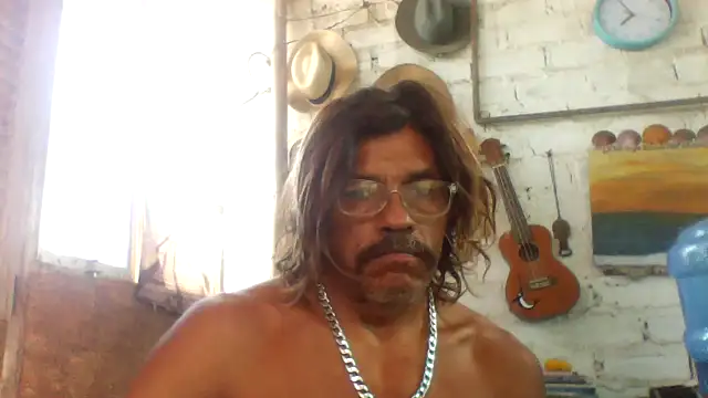 Snapshot of kvr27 chatting on 06/27/26, 12:33 kvr27 online show from 06/27/26, 12:33