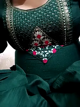 Snapshot of 09punjabi chatting on 11/24/25, 05:45 09punjabi online show from 11/24/25, 05:45