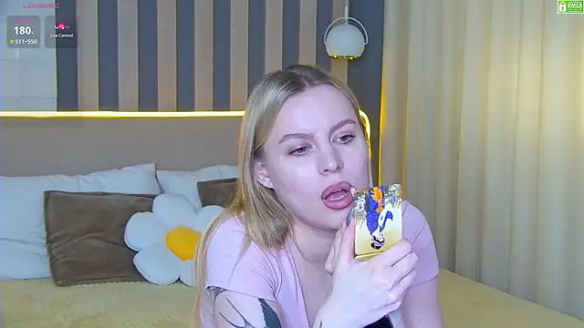 AmaliaBell online show from 06/17/26, 01:12