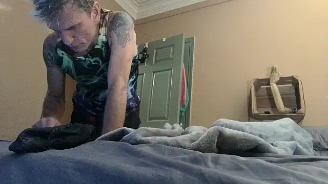 leahcimnikral online show from 11/14/25, 07:29