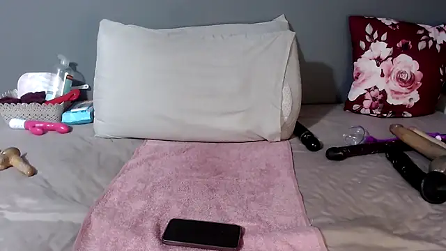 Snapshot of graciousxxx chatting on 06/15/26, 06:04 graciousxxx online show from 06/15/26, 06:04