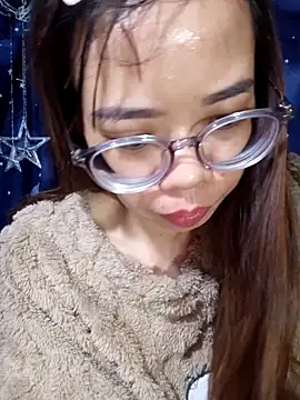   Mai-love19   online show from 11/28/25, 12:41