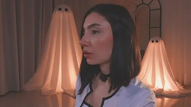 AmyArmstrong online show from 10/17/25, 12:47