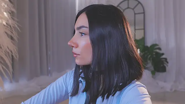 AmyArmstrong online show from 11/22/25, 10:20