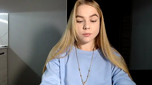 Snapshot of Sunbeam_ chatting on 12/11/24, 09:55 Sunbeam online show from 12/11/24, 09:55