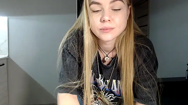 Snapshot of Sunbeam_ chatting on 01/27/25, 10:27 Sunbeam online show from 01/27/25, 10:27