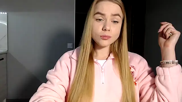 Snapshot of Sunbeam_ chatting on 02/11/25, 02:46 Sunbeam online show from 02/11/25, 02:46