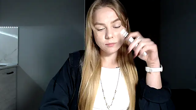 Snapshot of Sunbeam_ chatting on 11/13/25, 03:11 Sunbeam online show from 11/13/25, 03:11