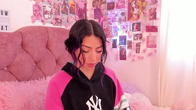 natalie jaensen online show from 12/19/24, 10:10