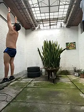 Snapshot of oliver_price1 chatting on 11/17/25, 09:53 oliver price1 online show from 11/17/25, 09:53