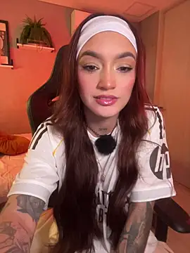 Snapshot of DaniDusan_ chatting on 03/02/26, 06:15 DaniDusan online show from 03/02/26, 06:15
